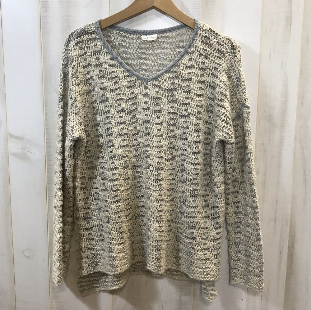 Hem & Thread Tan Gray Open Knit V Neck Sweater S/M